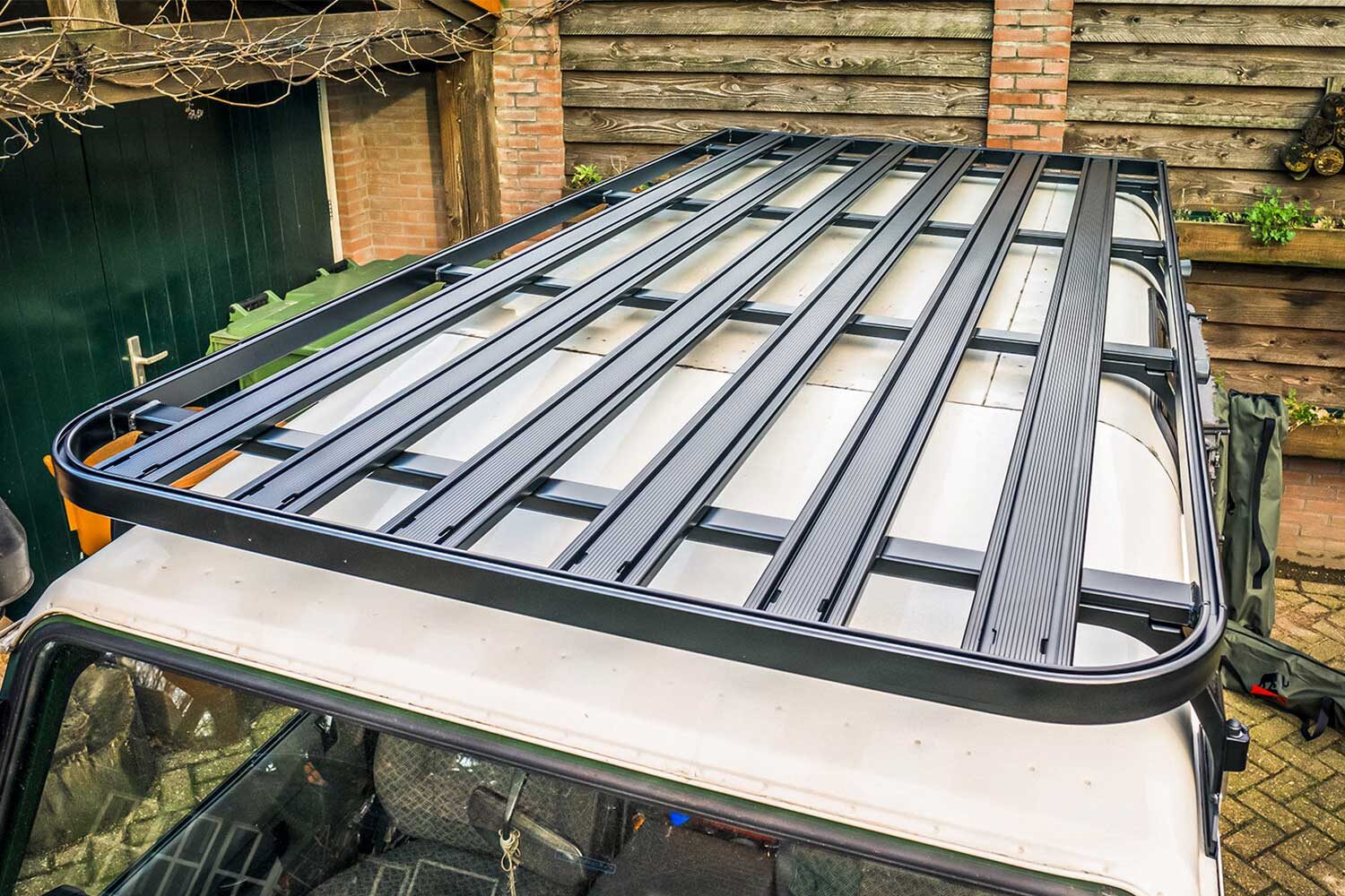 Tembo 4x4 aluminium roofrack black powdercoated